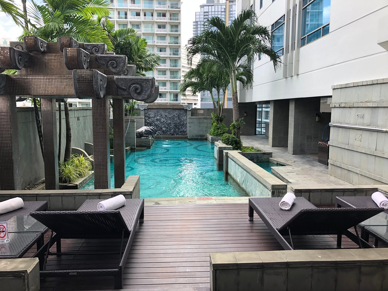 Double Tree by Hilton Bangkok Ploenchit