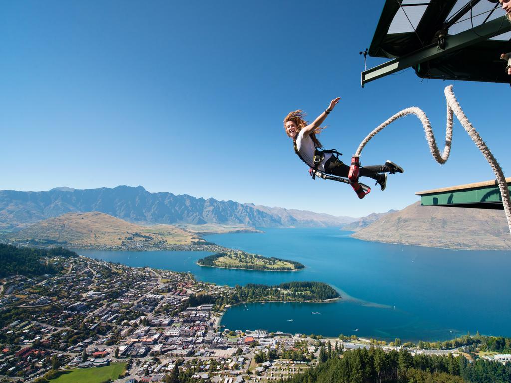 Bungee jumping from a helicopter