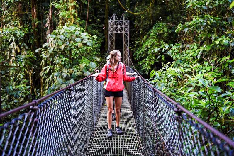 Suspended bridge in La Fortuna