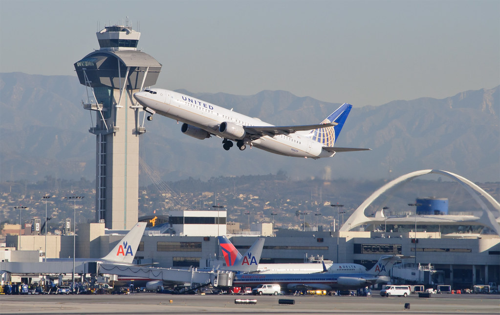 United airplane taking off