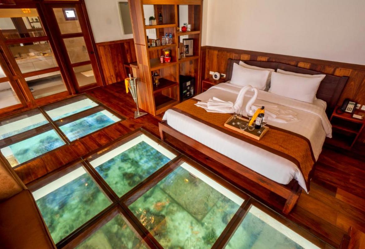 Overwater Bungalow with glass floor