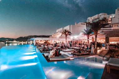 Cavo Tagoo Pool