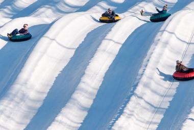 Snow tubing in Massanutten